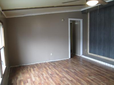 Photo 3 of 13 of home located at 1139 Lincoln Ave. Lot #164 Holland, MI 49423