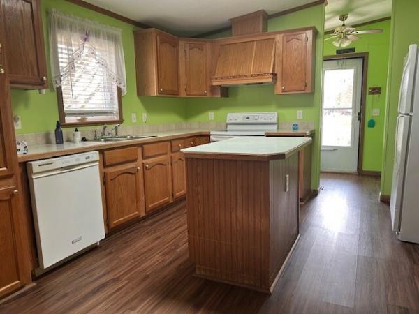 2002 CRYSTAL VALL ab Mobile Home