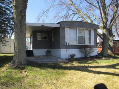 Photo 2 of 17 of home located at 2478 S Tamarac Ludington, MI 49431