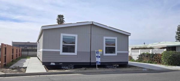 Photo 1 of 2 of home located at 1017 Crown Ave Bakersfield, CA 93301