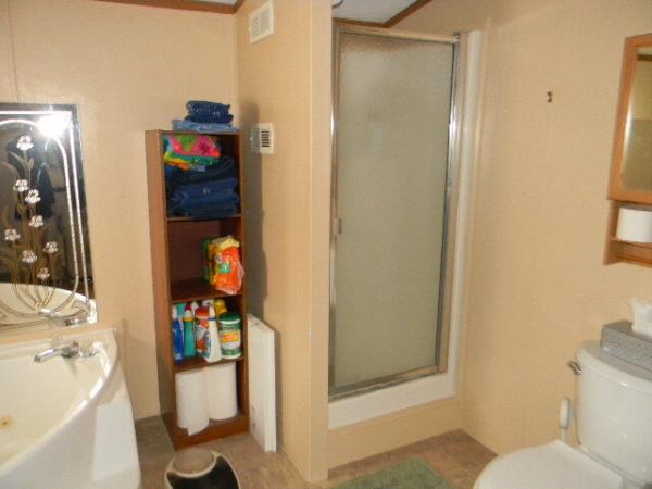 2000 MHE 9963 Manufactured Home