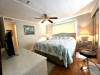 1980 SCHU FLMHS CC 2BD/2BA Manufactured Home