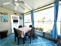 1980 SCHU FLMHS CC 2BD/2BA Manufactured Home