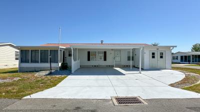 Mobile Home at 958 W Norman St Lady Lake, FL 32159