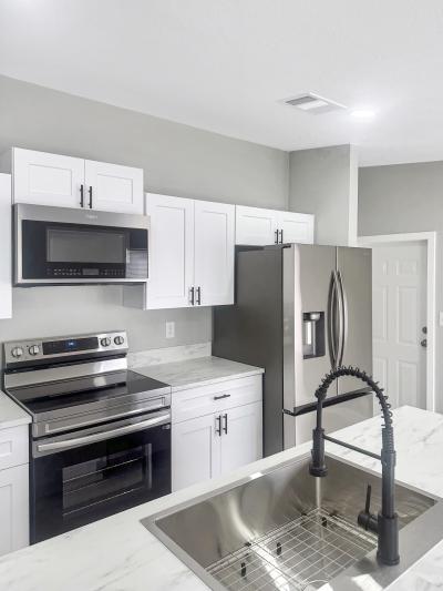 Photo 4 of 9 of home located at 208 Highlands Ridge Lane Davenport, FL 33897