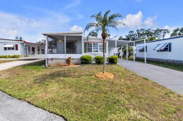 Photo 1 of 2 of home located at 728 Stokley Lane Lakeland, FL 33803