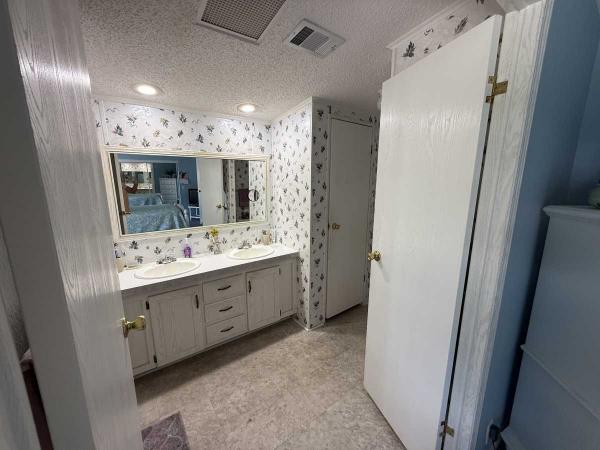1999 Homes Of Merit Manufactured Home