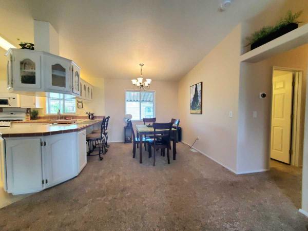 2004 Hallark-Southwest Corp Charlestin IV Mobile Home