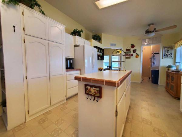 2004 Hallark-Southwest Corp Charlestin IV Mobile Home