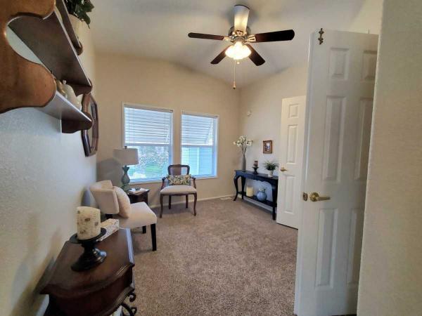 2004 Hallark-Southwest Corp Charlestin IV Mobile Home