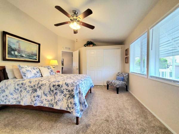 2004 Hallark-Southwest Corp Charlestin IV Mobile Home