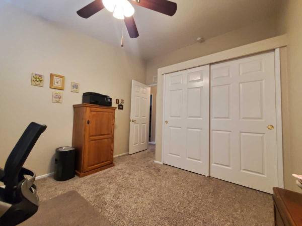 2004 Hallark-Southwest Corp Charlestin IV Mobile Home