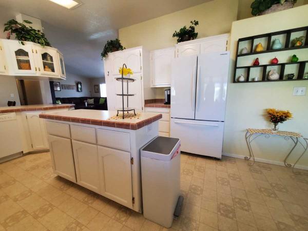 2004 Hallark-Southwest Corp Charlestin IV Mobile Home