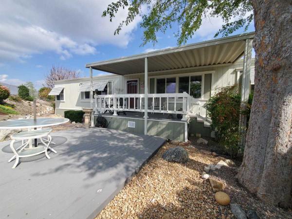 2004 Hallark-Southwest Corp Charlestin IV Mobile Home