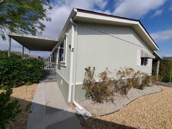 2004 Hallark-Southwest Corp Charlestin IV Mobile Home