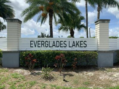 Photo 4 of 20 of home located at 5221 S.w. 34th Street Davie, FL 33314