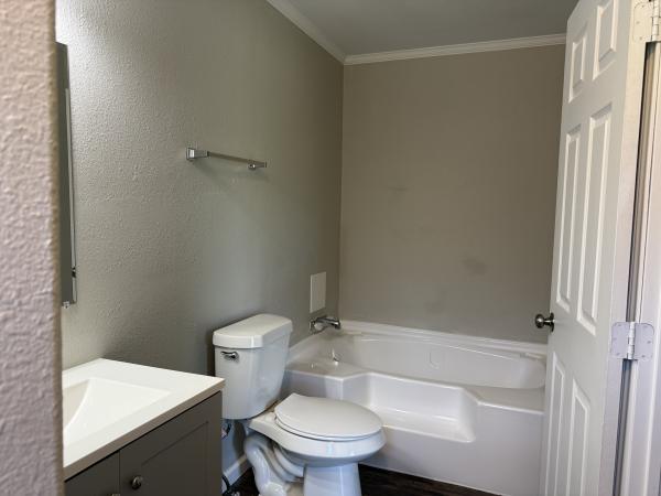2004  Mobile Home For Sale