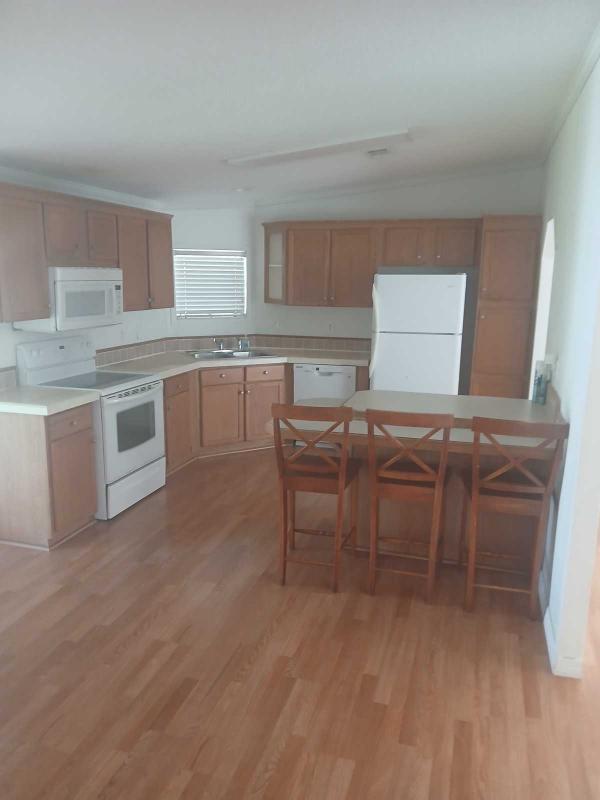 2005 Fleetwood Manufactured Home