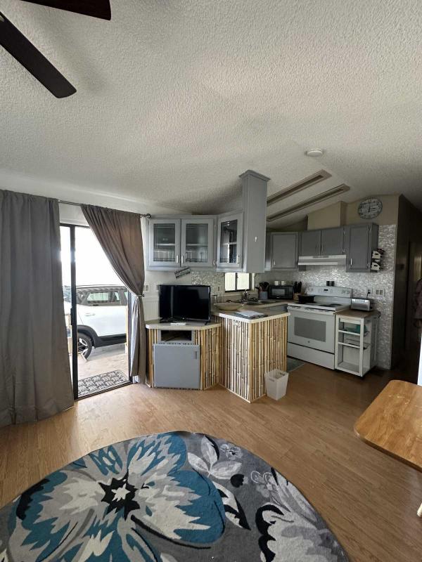 1988 Cavco Manufactured Home