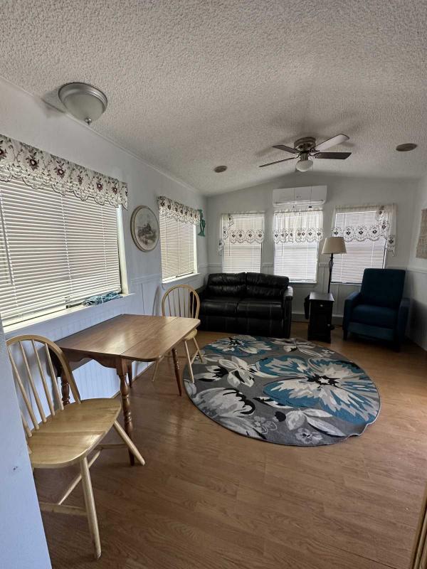 1988 Cavco Manufactured Home