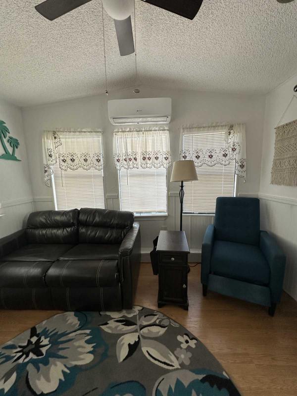 1988 Cavco Manufactured Home