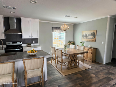 Photo 3 of 18 of home located at 11611 Sir Lawrence Court, Site 10 Thonotosassa, FL 33592