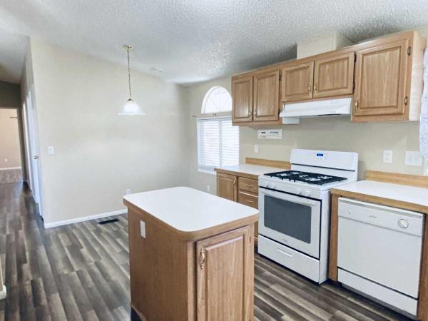 2000 Fleetwood Spring Hill Manufactured Home