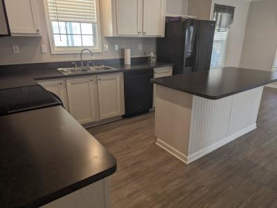 Photo 4 of 12 of home located at 98 E Hampton Dr Auburndale, FL 33823