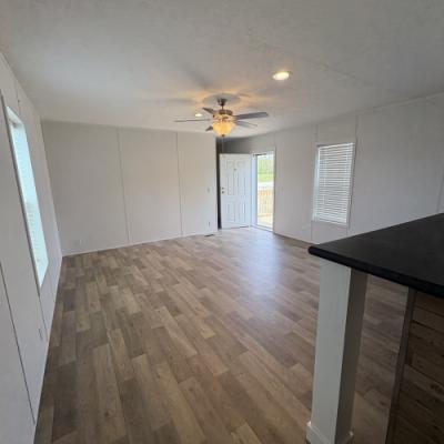 Photo 5 of 8 of home located at 255 Sycamore Loop Campbellsville, KY 42718