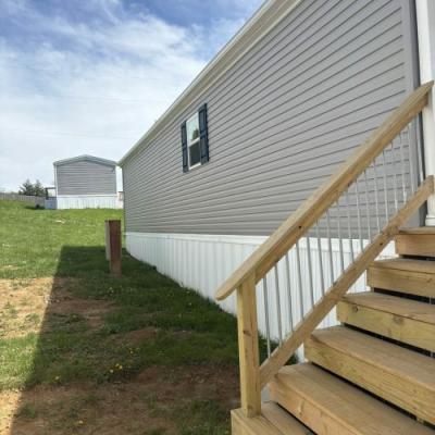 Photo 3 of 8 of home located at 151 Smithridge Rd #14 Campbellsville, KY 42718