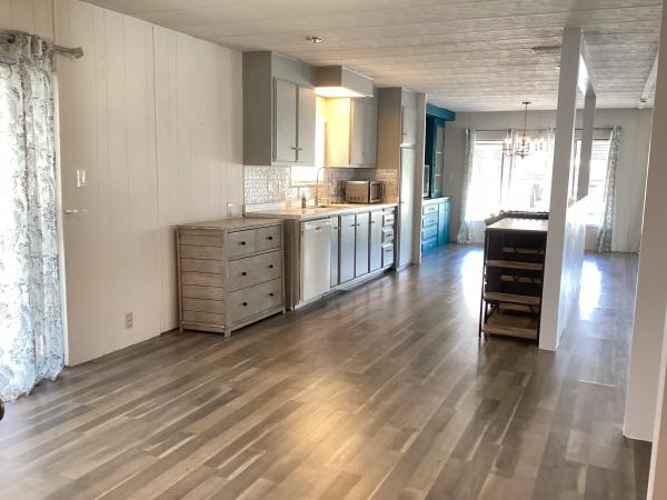 1971 LAKEWOOD HOMES - Mobile Home