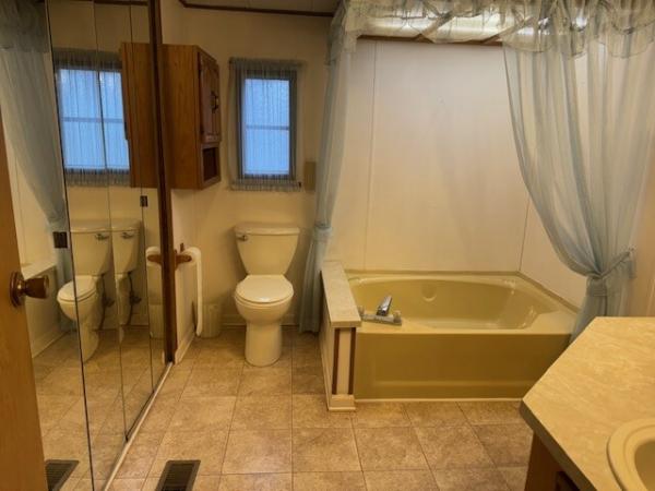 1986 Holly Park Mobile Home