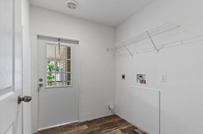 Photo 5 of 18 of home located at 3322 E. Dale St. Leesburg, FL 34788