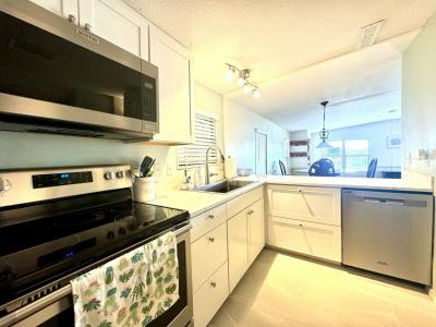 Photo 4 of 12 of home located at 863 SE Serendipity Place Crystal River, FL 34429