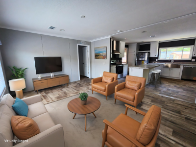 Photo 4 of 25 of home located at 11611 Sir Lawrence Court, Site 101 Thonotosassa, FL 33592