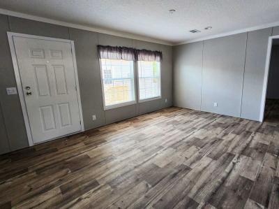 Photo 5 of 25 of home located at 11611 Sir Lawrence Court, Site 101 Thonotosassa, FL 33592