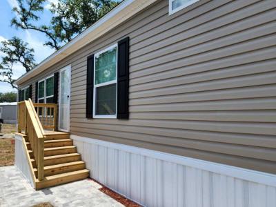 Photo 2 of 25 of home located at 11611 Sir Lawrence Court, Site 101 Thonotosassa, FL 33592