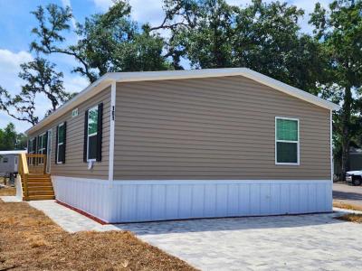 Photo 1 of 25 of home located at 11611 Sir Lawrence Court, Site 101 Thonotosassa, FL 33592