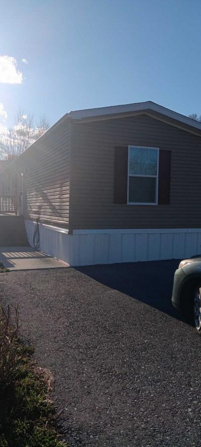 Photo 2 of 5 of home located at 839 Pintail Dr Newport, PA 17074