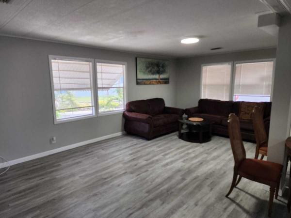 1980 GLEN Manufactured Home