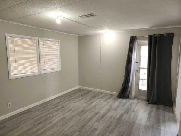 1980 GLEN Manufactured Home