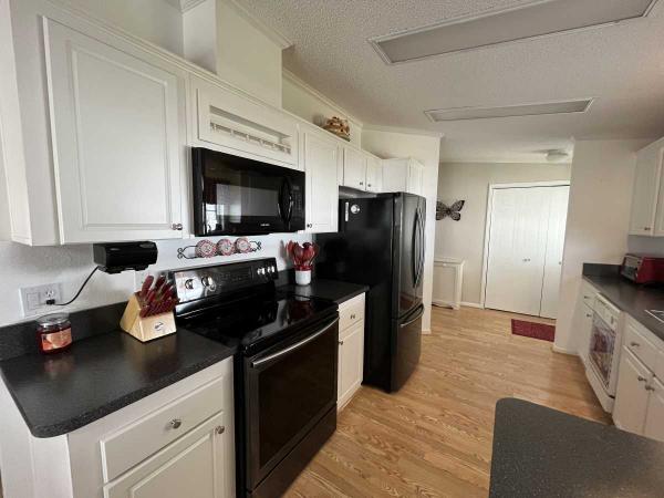 2005 Fleetwood Lifestages  Manufactured Home