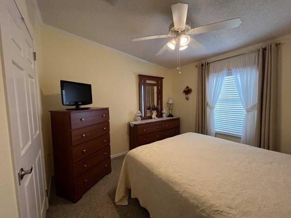 2005 Fleetwood Lifestages  Manufactured Home