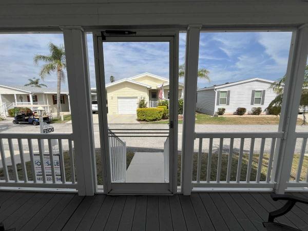 2005 Fleetwood Lifestages  Manufactured Home