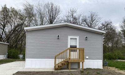 Photo 4 of 18 of home located at 31 Cornflower Ln #21Snapdragon Bloomington, IL 61701
