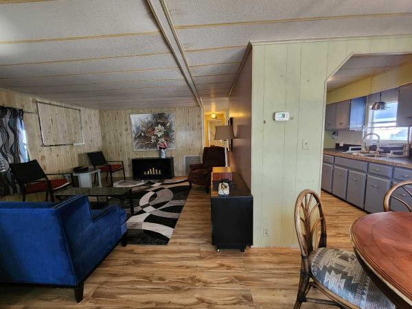 1980 TWIN Manufactured Home
