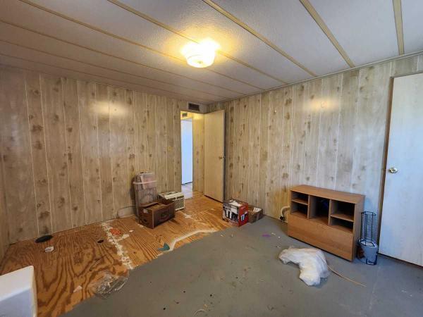 1980 TWIN Manufactured Home