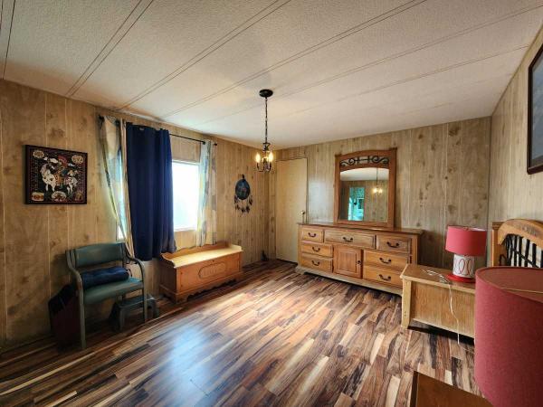 1980 TWIN Manufactured Home