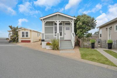 Photo 1 of 21 of home located at 576 5th Avenue Pacifica, CA 94044