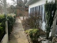 1998 Pine Grove Manufactured Home